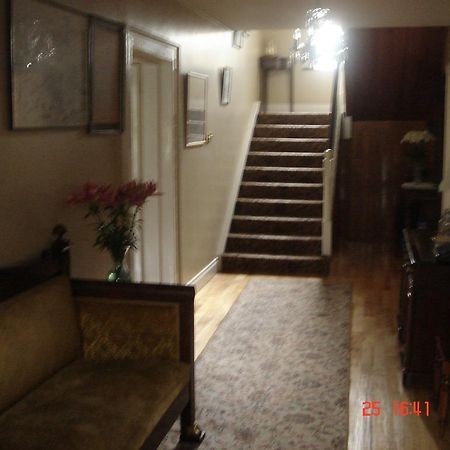 לינה וארוחת בוקר תומסטאון Abbey House מראה חיצוני תמונה
